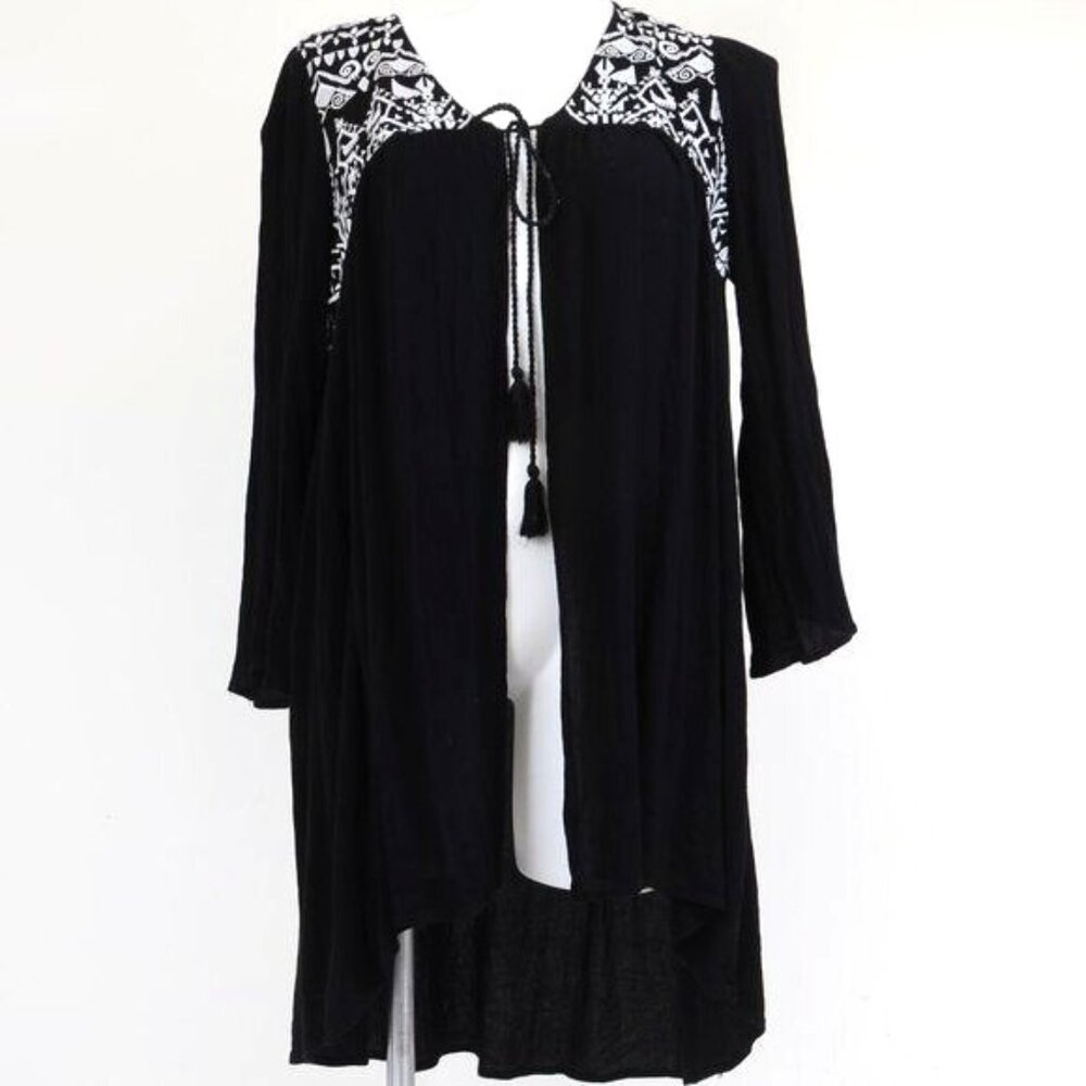Torrid Kimono Open Cardigan Women’s Size 1X 2X Black White Embroidery Whimsigoth